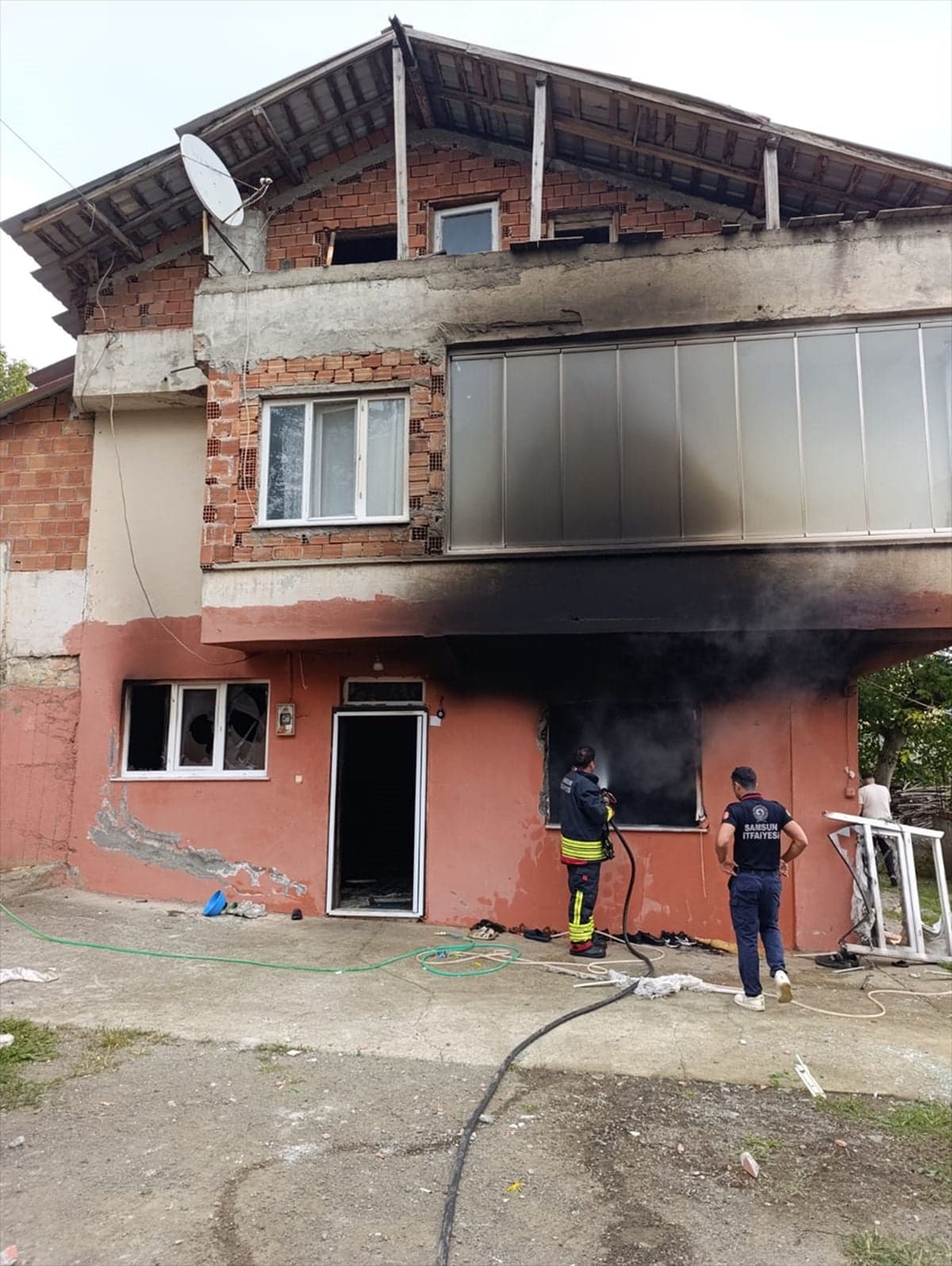 Samsun'da çıkan ev yangınında 1 kişi hayatını kaybetti