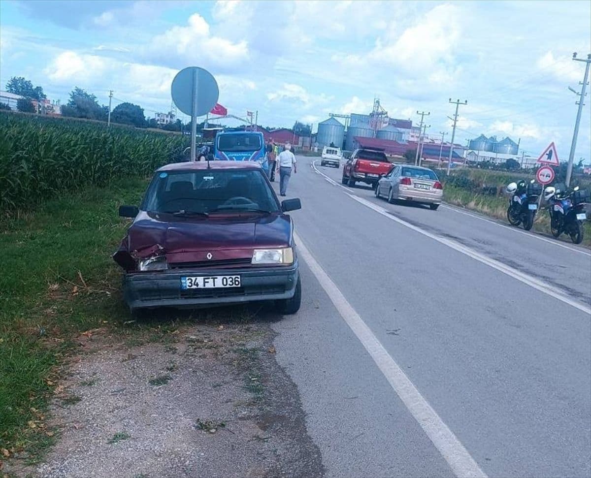 Samsun'da kamyonetle çarpışan otomobildeki 1 kişi yaralandı