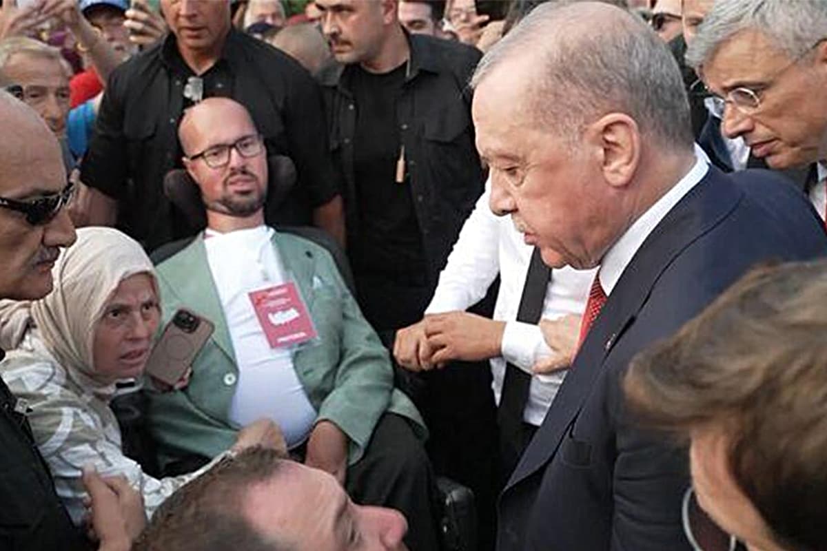 Cumhurbaşkanı Erdoğan konvoyu durdurup yanına gitti! 15 ay önceki konuşmalarını bile unutmadı