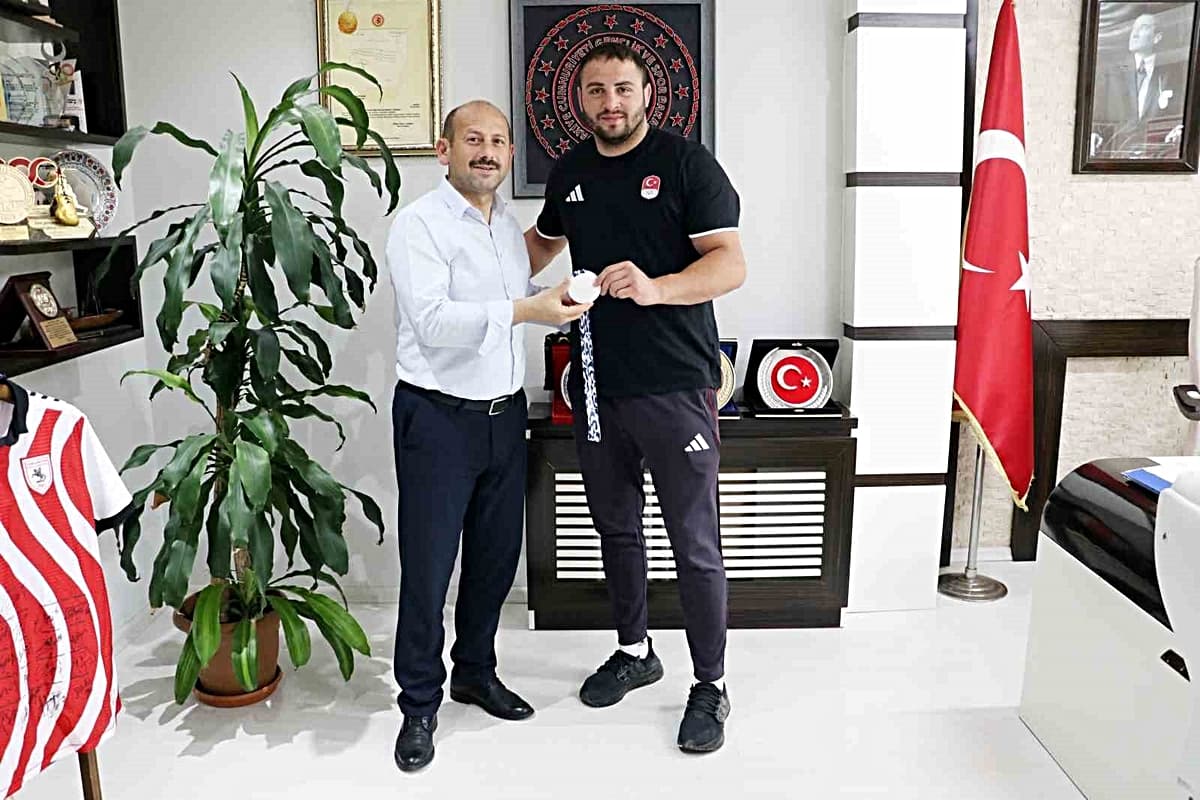 Samsunlu boksör Berat Acar, Akdeniz Oyunları’nda gümüş madalya kazandı