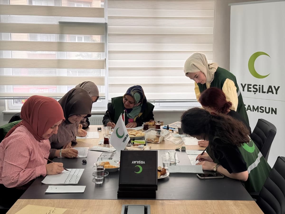 Yeşilay Samsun Kadın Komisyonu, hat atölyesiyle kadınları sanatla buluşturdu