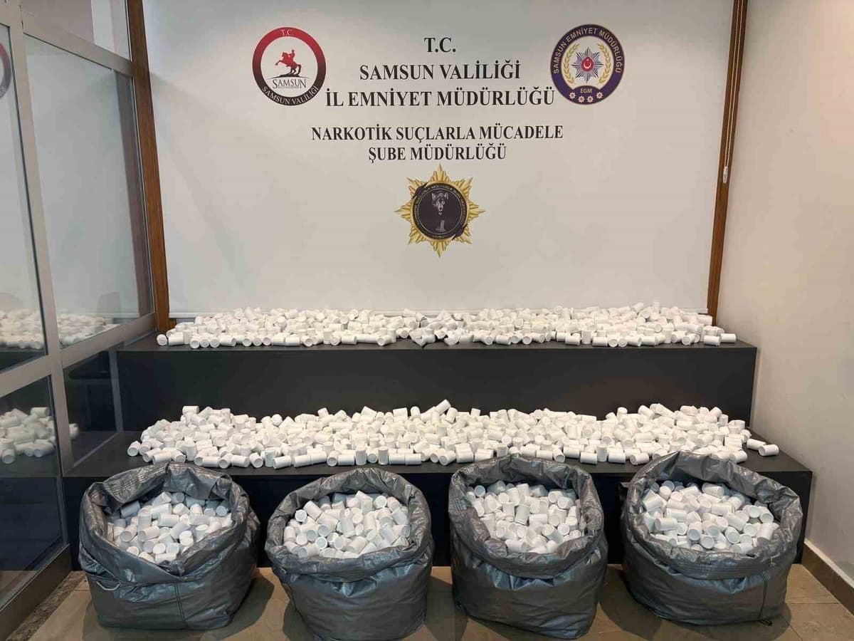 Samsun Atakum'da uyuşturucu operasyonunda 130 bin 624 sentetik ecza hap ele geçirildi