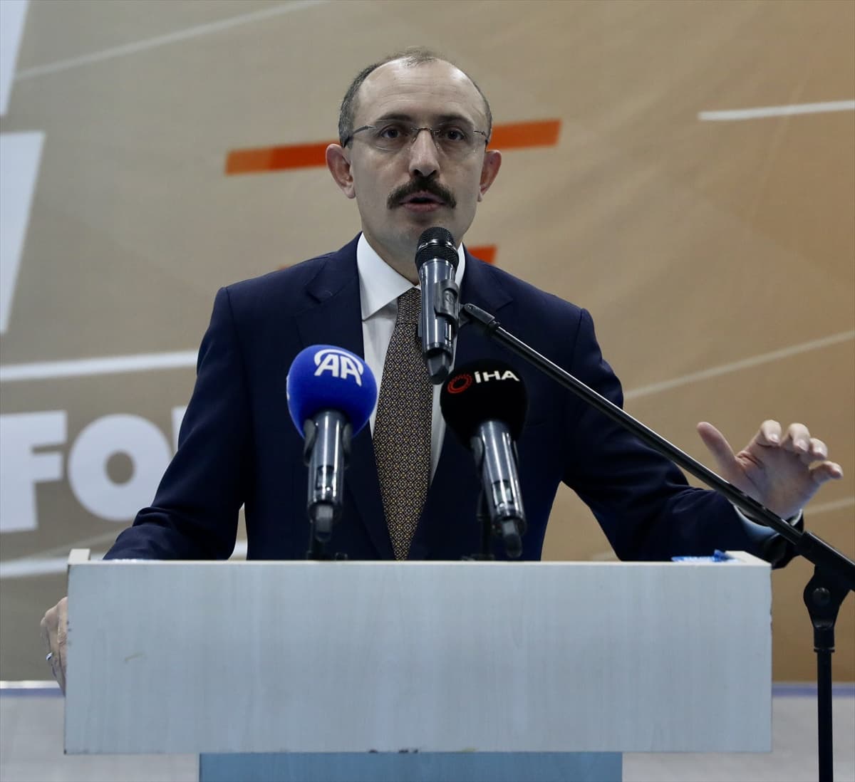 Samsun'da 52 ülkeden 606 sporcunun katıldığı Yıldızlar-Gençler Flöre Dünya Kupası başladı