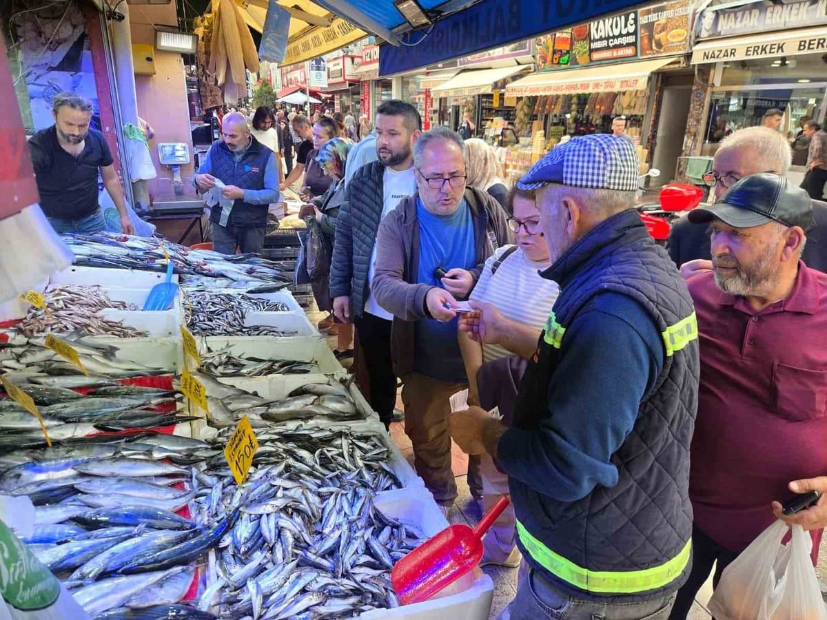 Samsun'da palamut bolluğu fiyatı düşürdü! Kiloluk palamutun tanesi 90 TL'ye indi