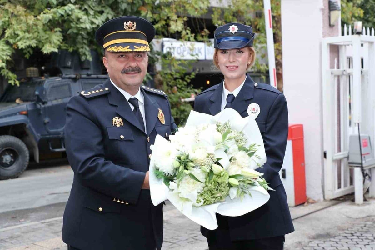 Ahmet Arıbaş, İzmir İl Emniyet Müdürlüğü görevini Celal Sel'den devraldı