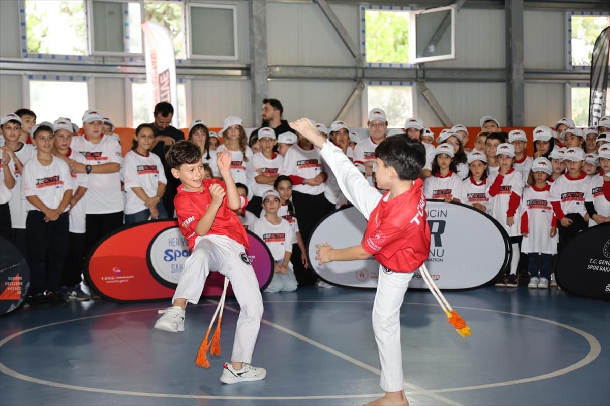 Samsun'da Avrupa Spor Haftası'nda Taflan İlkokulu'nda 300 öğrenci sporla buluştu