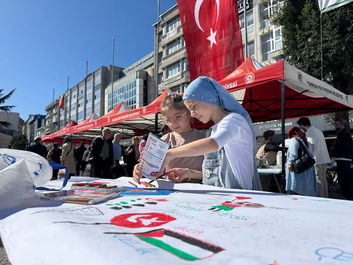 Samsun'da çocuklar, SBB katkısıyla Gazze'deki yaşıtları için resim çizdi