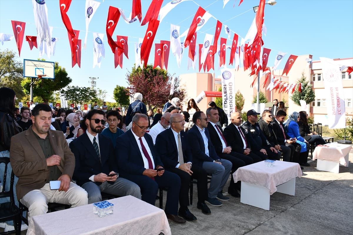 Vezirköprü'de OMÜ'ye yeni başlayan öğrencilere tanıtım programı düzenlendi