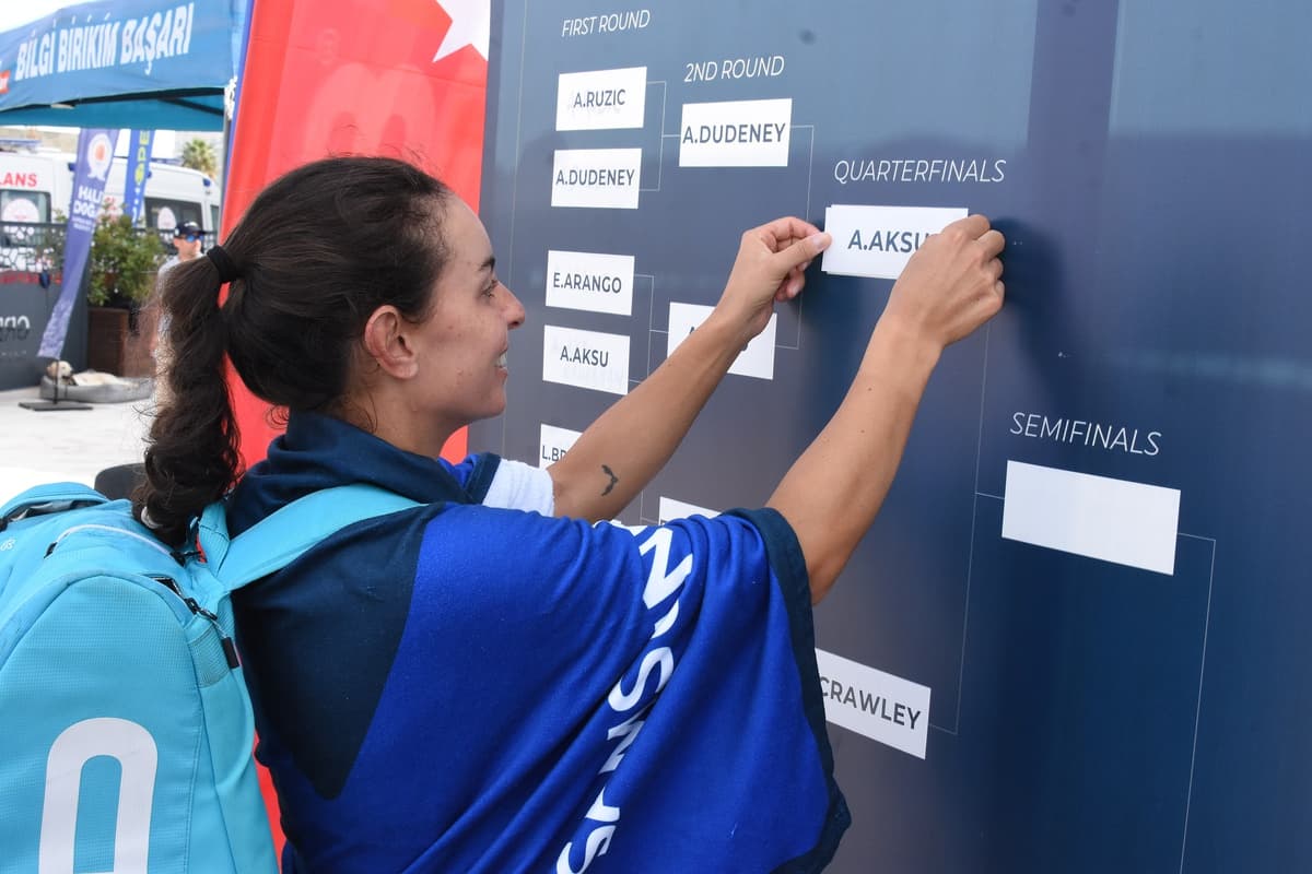 Ayla Aksu Kahraman, Samsun Open'da Dudeney'i 2-1 yenip çeyrek finale çıktı