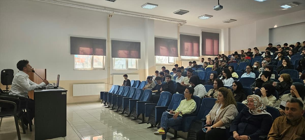 Tekkeköy'de üniversitelilere evlilik öncesi eğitim verildi, ön ve son test yapıldı