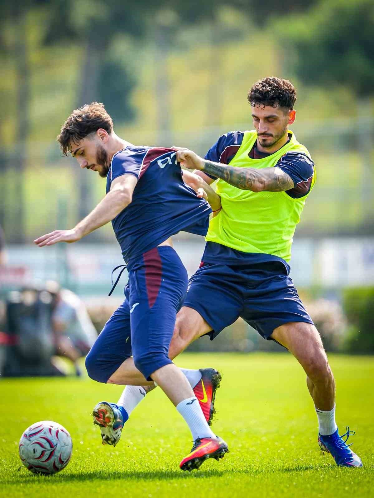 Trabzonspor, Samsunspor maçı hazırlığını tamamlayıp Samsun'a hareket etti