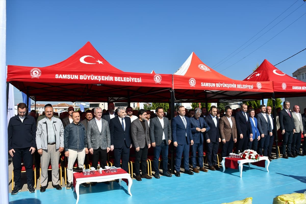 Samsun Vezirköprü'de 844 üreticiye buğday ve kanola tohumu ile gübre desteği verildi