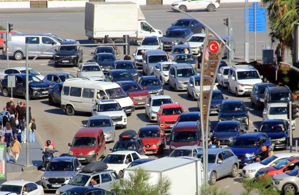 Samsun'da trafiğe kayıtlı taşıt sayısı bir ayda 2 bin 845 artışla 561 bin 782 oldu