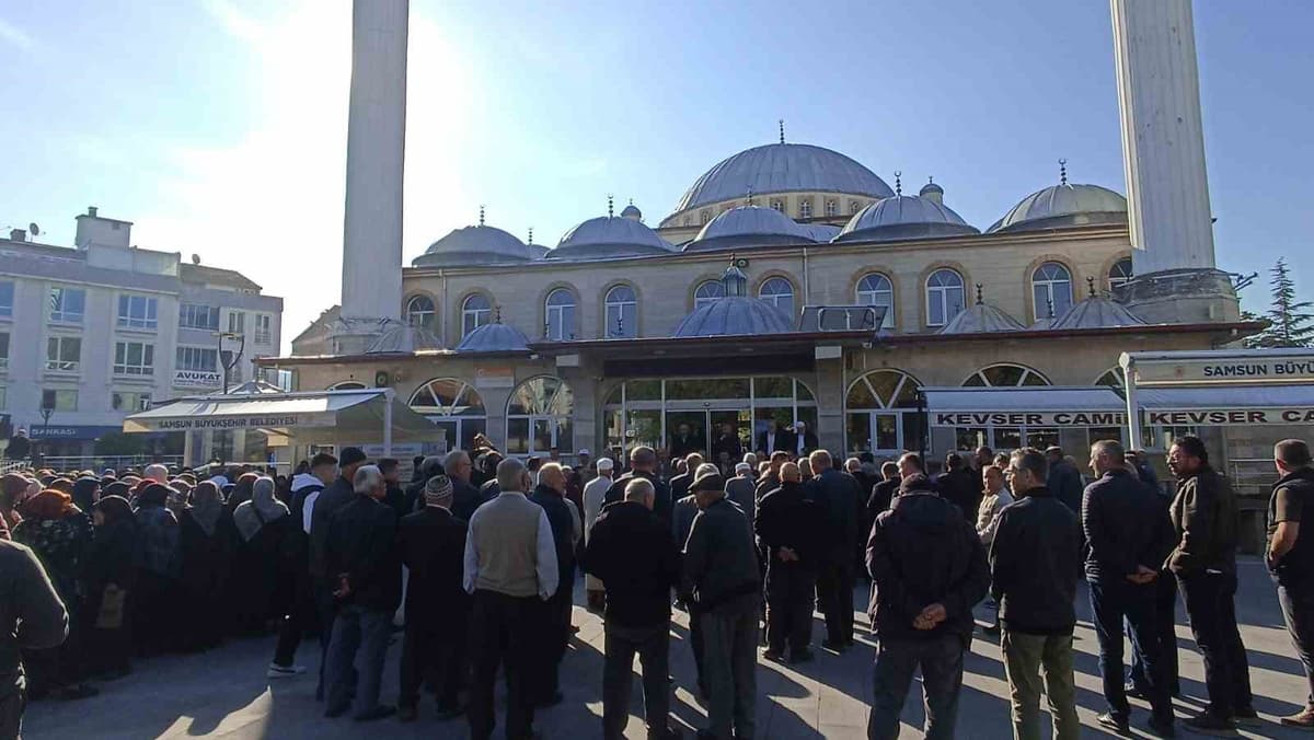 Samsun Havza'da 52 kişilik umre kafilesi dualarla kutsal topraklara uğurlandı