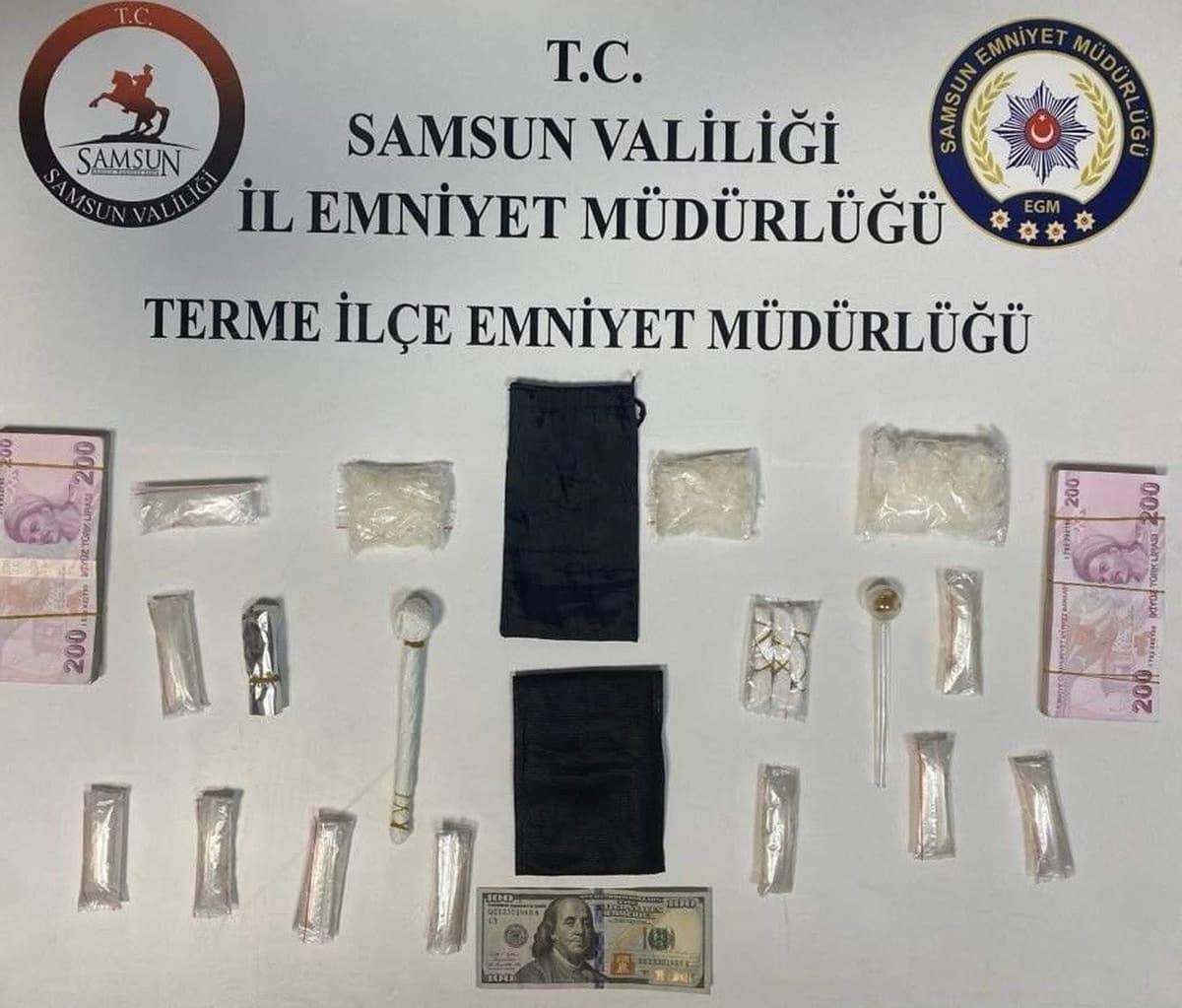 Samsun Terme'de metamfetamin olduğu değerlendirilen 228,79 gram madde ele geçirildi